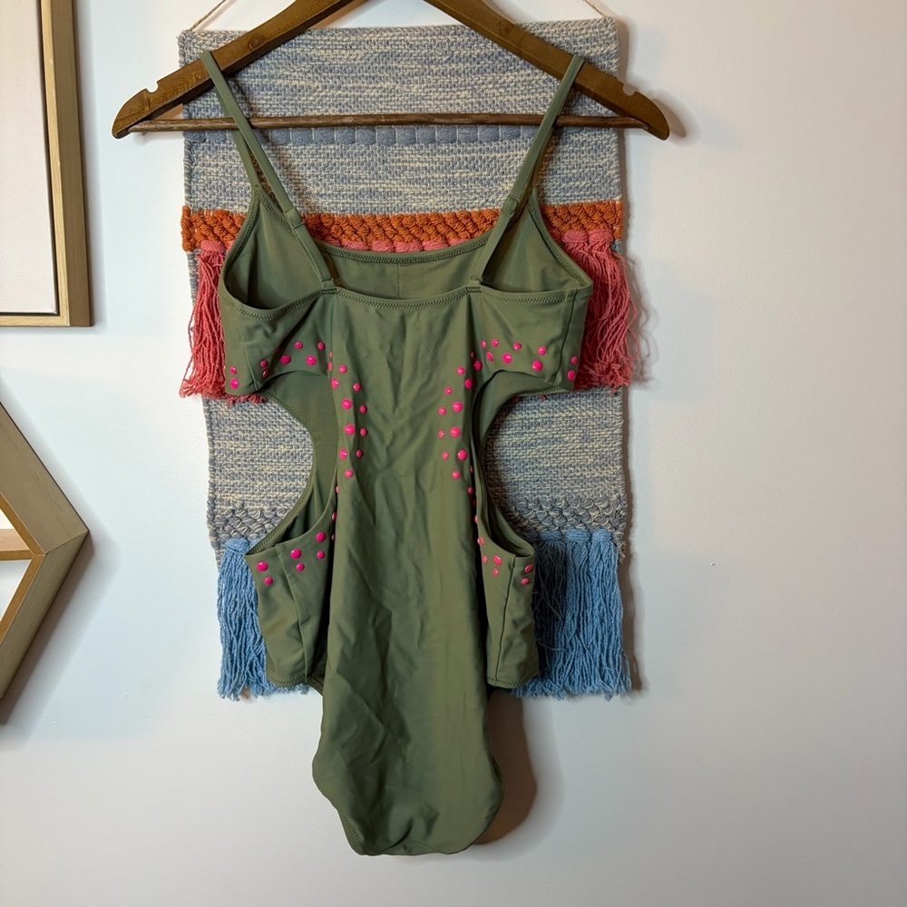 Aerie Cut Out Full Coverage One Piece Swimsuit Medium - Picture 4 of 6